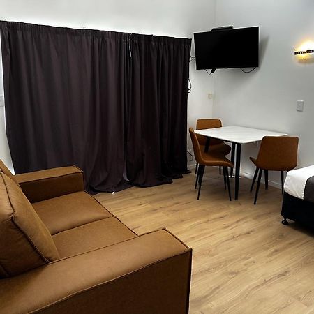Burwood Motel Whanganui Exterior photo