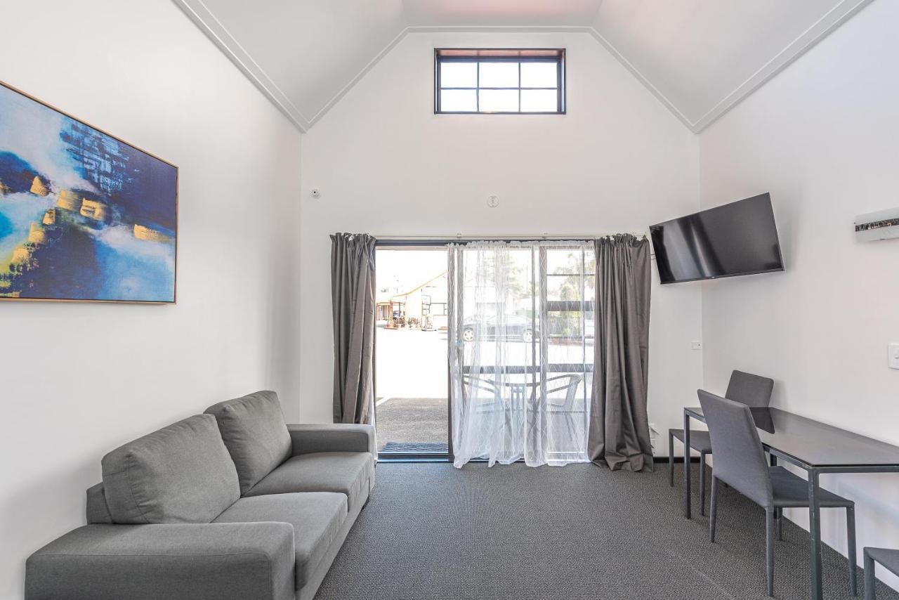 Burwood Motel Whanganui Exterior photo