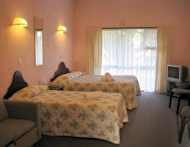 Burwood Motel Whanganui Exterior photo