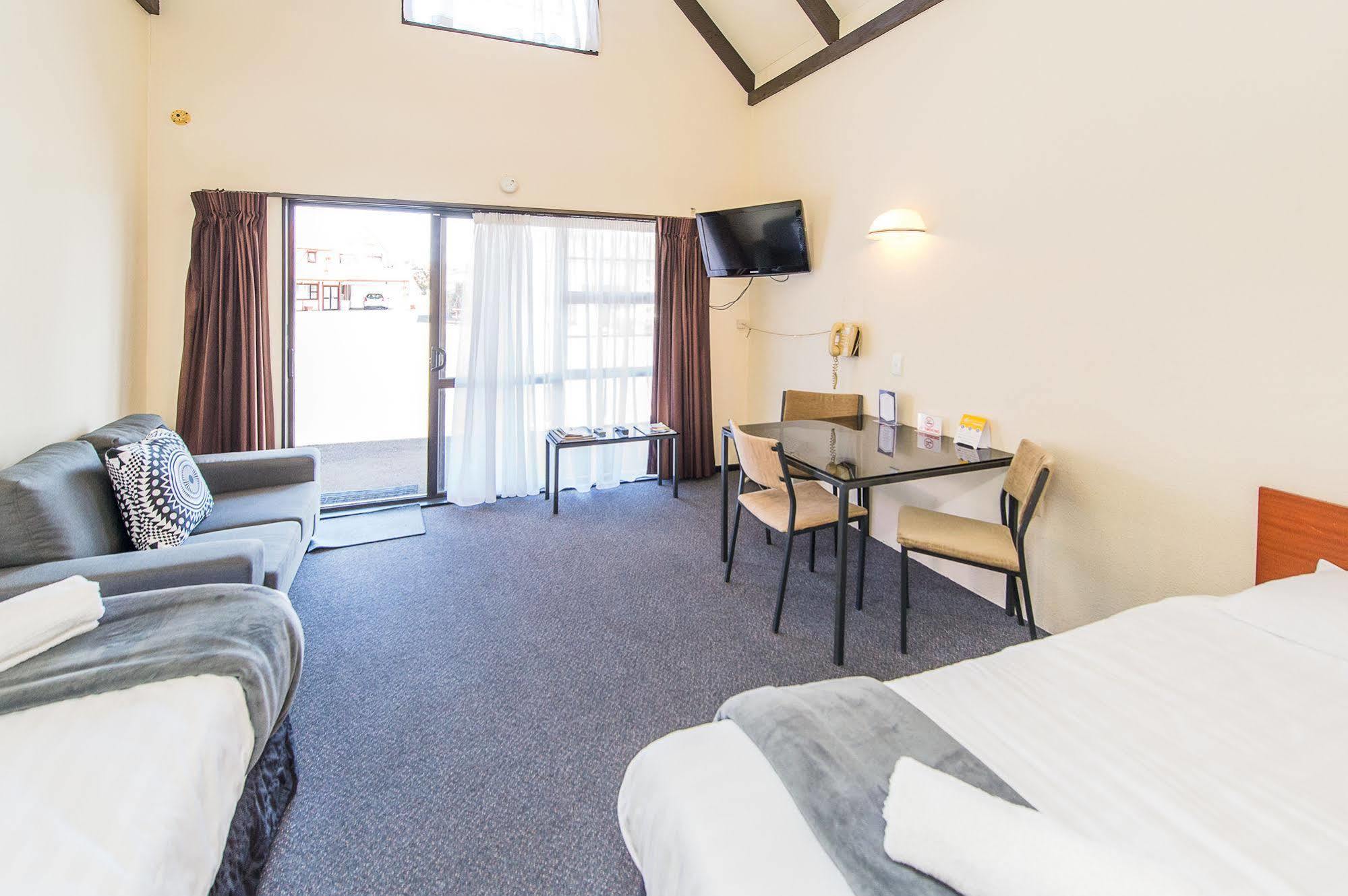 Burwood Motel Whanganui Exterior photo